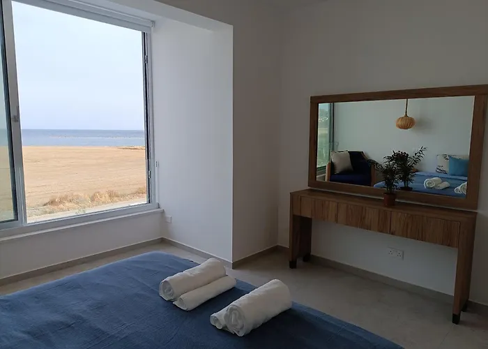 Blue Aura Larnaca Willa *