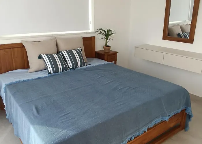 Willa Blue Aura Larnaca