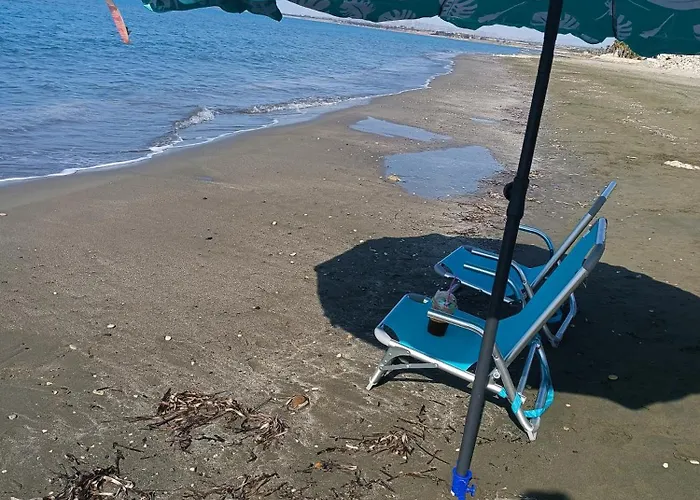 Blue Aura Larnaca Periwolia