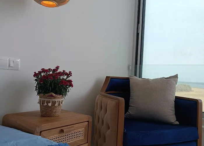 Blue Aura Larnaca Periwolia