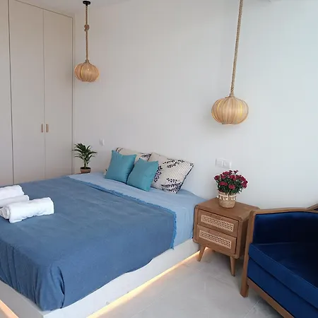 Blue Aura Larnaca פריווליה