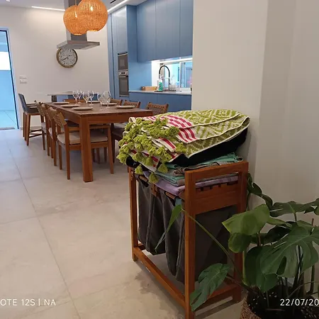 Blue Aura Larnaca פריווליה