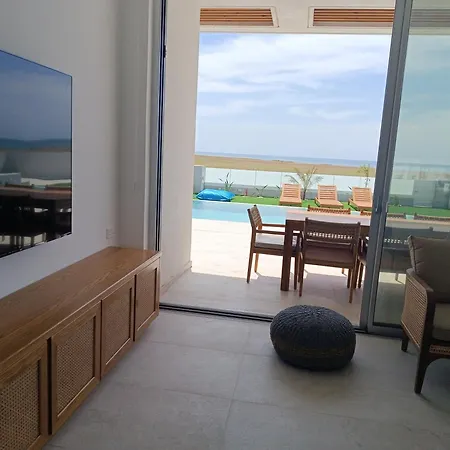 Blue Aura Larnaca 别墅