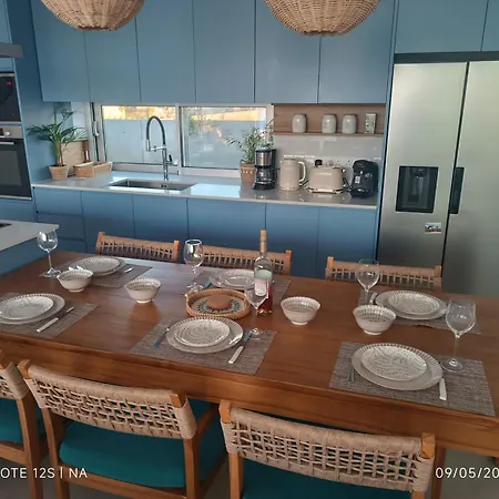 Blue Aura Larnaca * 皮尔瓦利亚