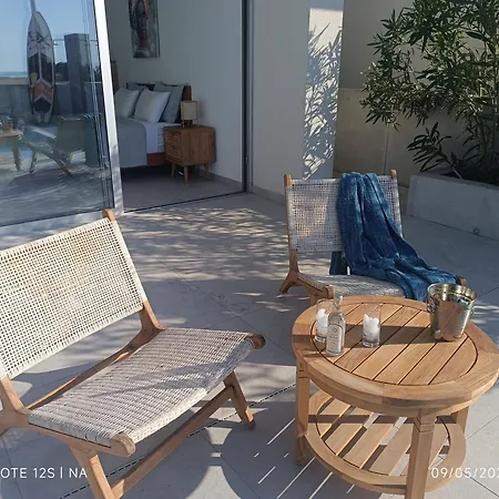 Blue Aura Larnaca 皮尔瓦利亚