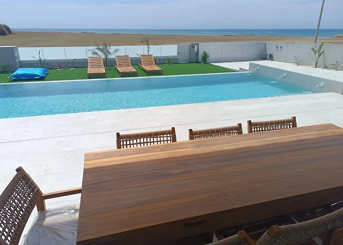 Blue Aura Larnaca Perivolia