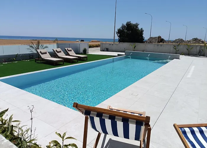 Blue Aura Larnaca * Perivolia