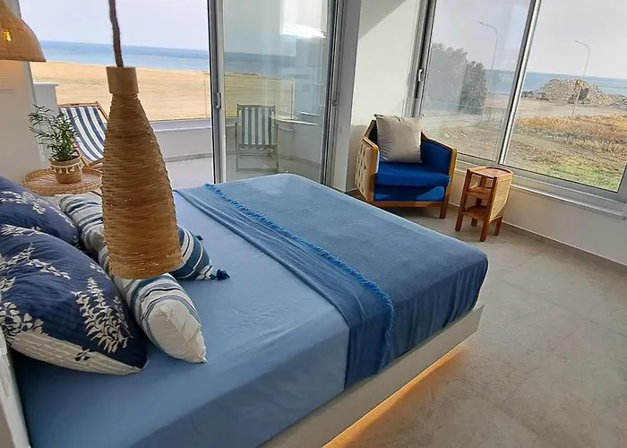 Blue Aura Larnaca Περβόλια