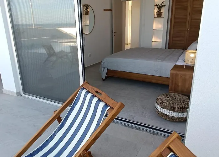 Vila Blue Aura Larnaca *