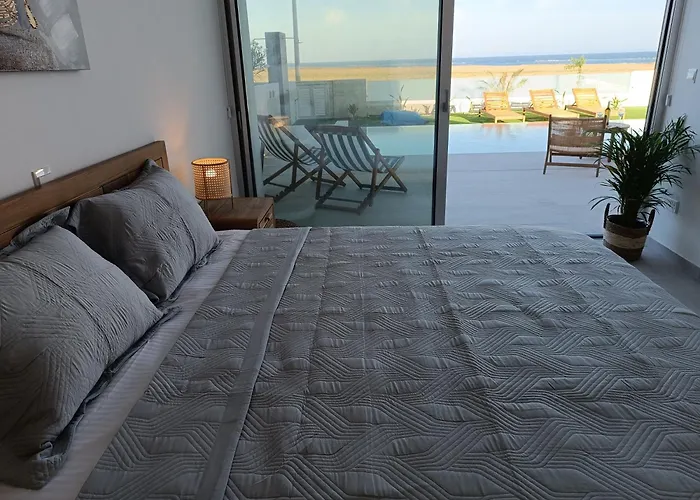 Vila Blue Aura Larnaca *